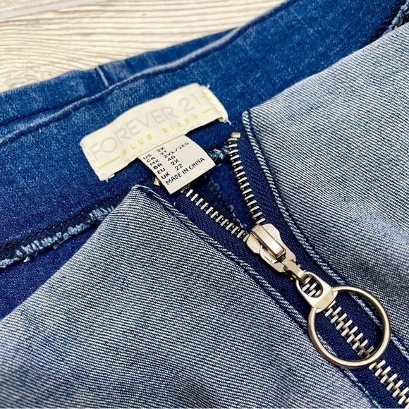 FOREVER 21 PLUS SIZES DENIM Mini Skirt Stretchy Size 2X Y2K Style - Picture 7 of 9